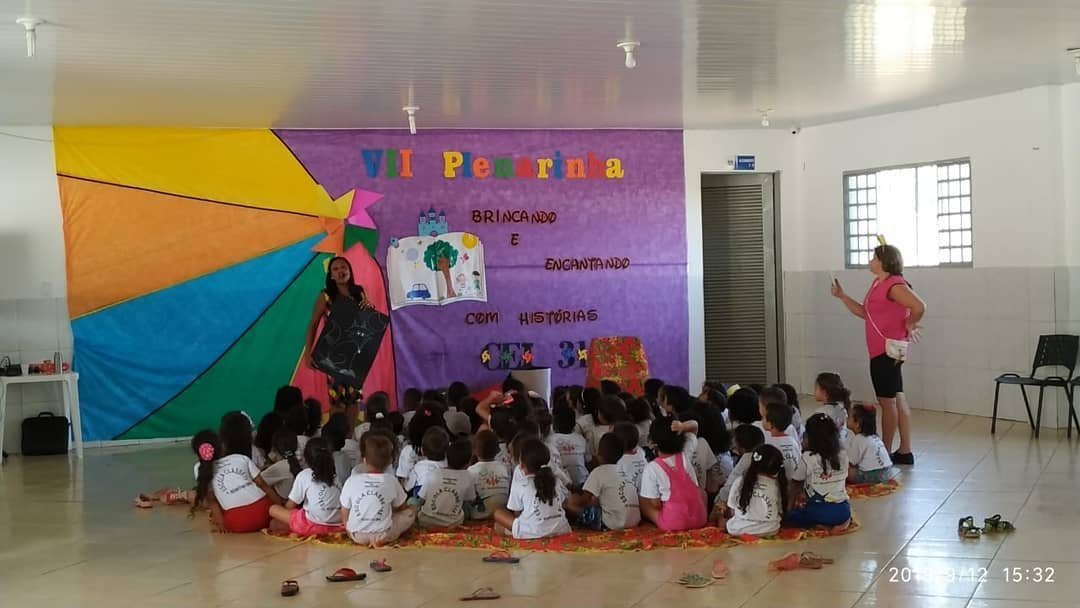 Abertura da Plenarinha com tema Brincando e Encantando com Histórias